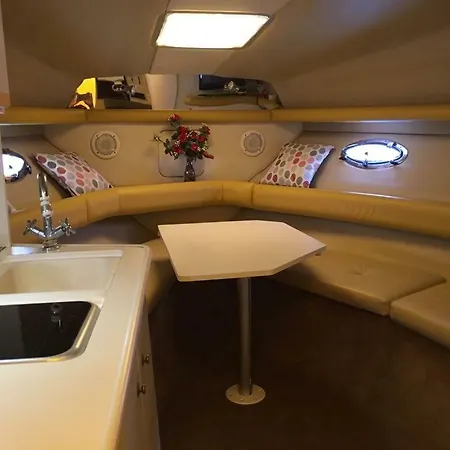 Casa de Férias Sleep In The Boat